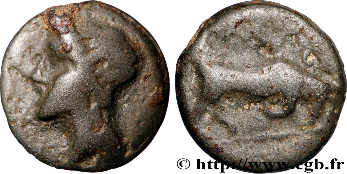 BITURIGES CUBES, INCERTAINES Potin MA au taureau à droite TTB+/TTB