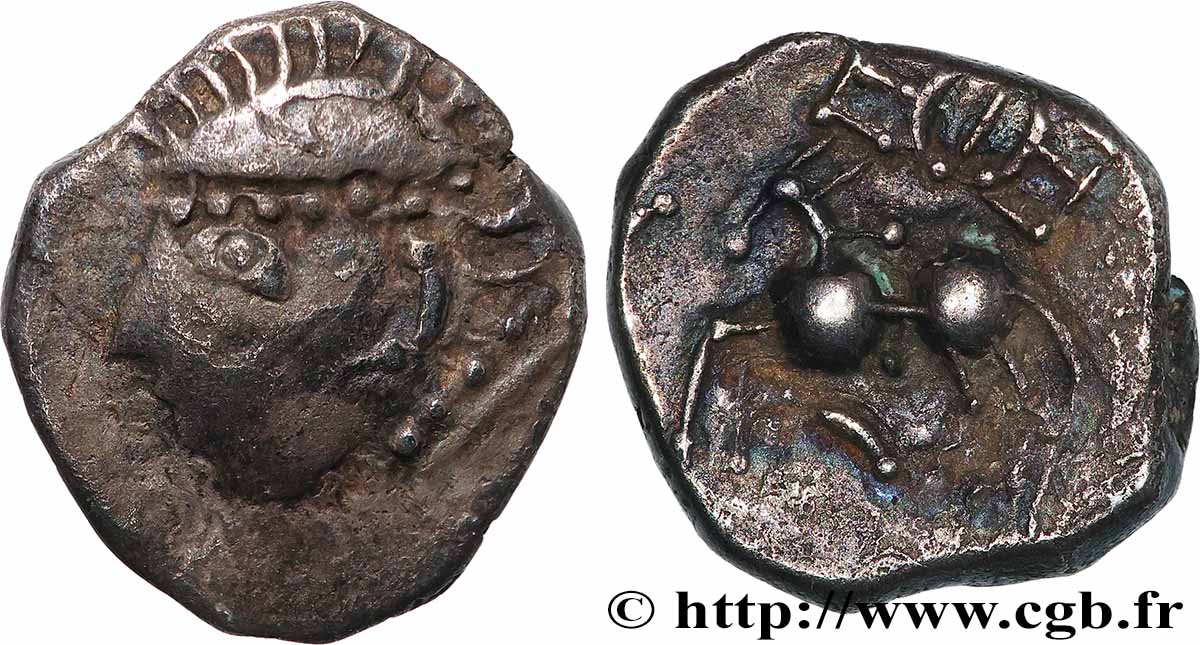 GALLIA - SOUTH WESTERN GAUL - NITIOBROGES (Area of Agen) Denier EFE à la tête casquée AU