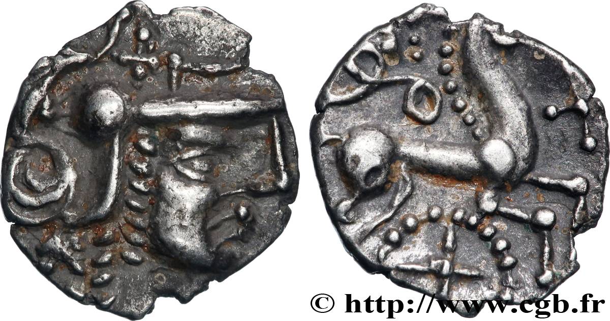 AULERQUES CÉNOMANS (Région du Mans) Denier à la tête casquée à droite à la roue perlée SPL/SUP