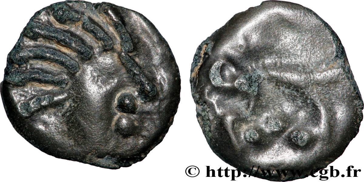 SÉNONS (région de Sens) Potin à la tête “d’indien” et au sanglier TTB