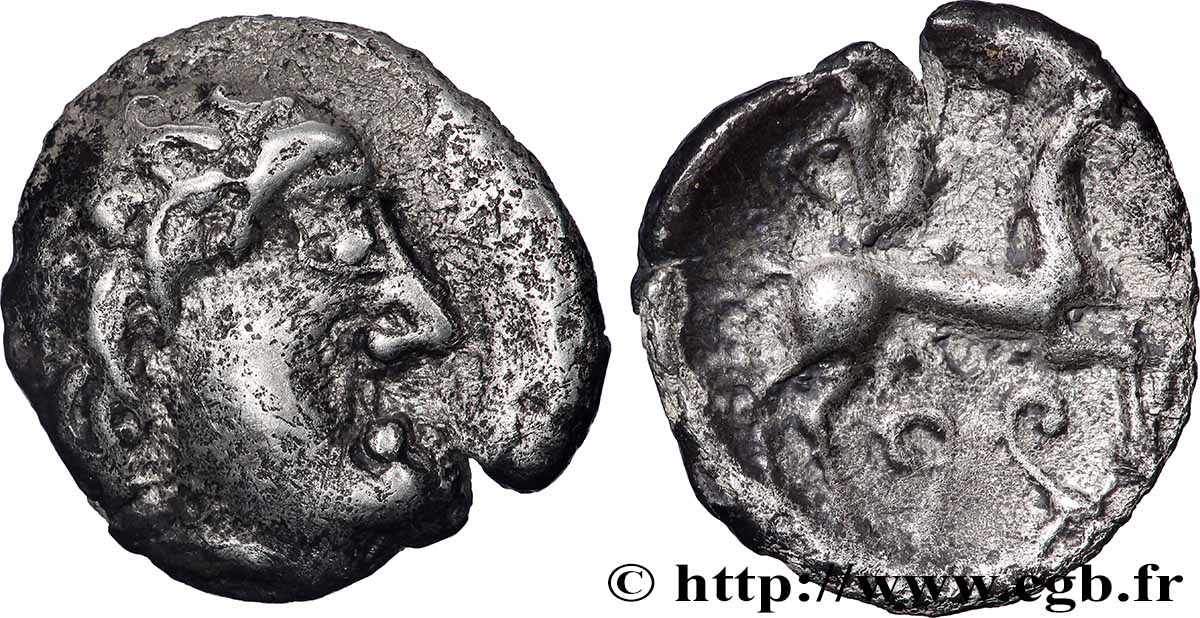 PICTONES / BITURIGES / CARNUTES - Centroveste - Incerti Drachme à l’aurige accroupi BB