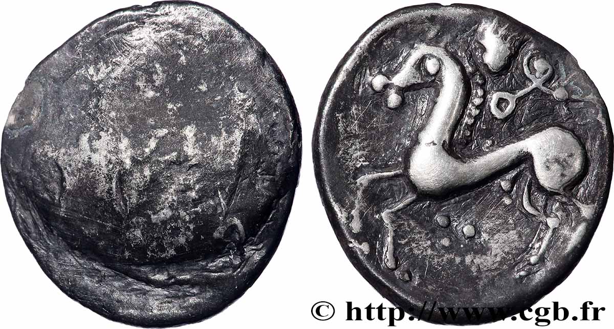 GALLIA - CENTROVESTE - INCERTI Drachme aux lignes entremelées, au cheval et à la main q.MB/q.SPL