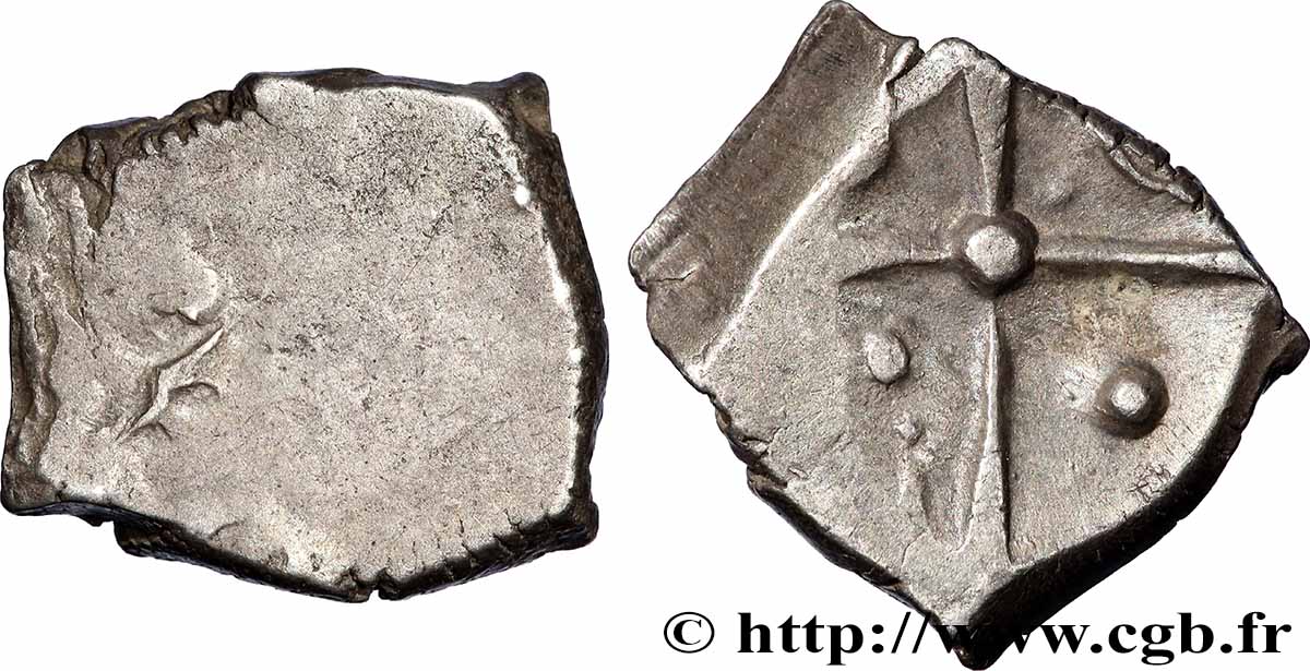 CADURQUES (région de Cahors) Drachme “à la tête triangulaire”, S. 120 AB/TTB+