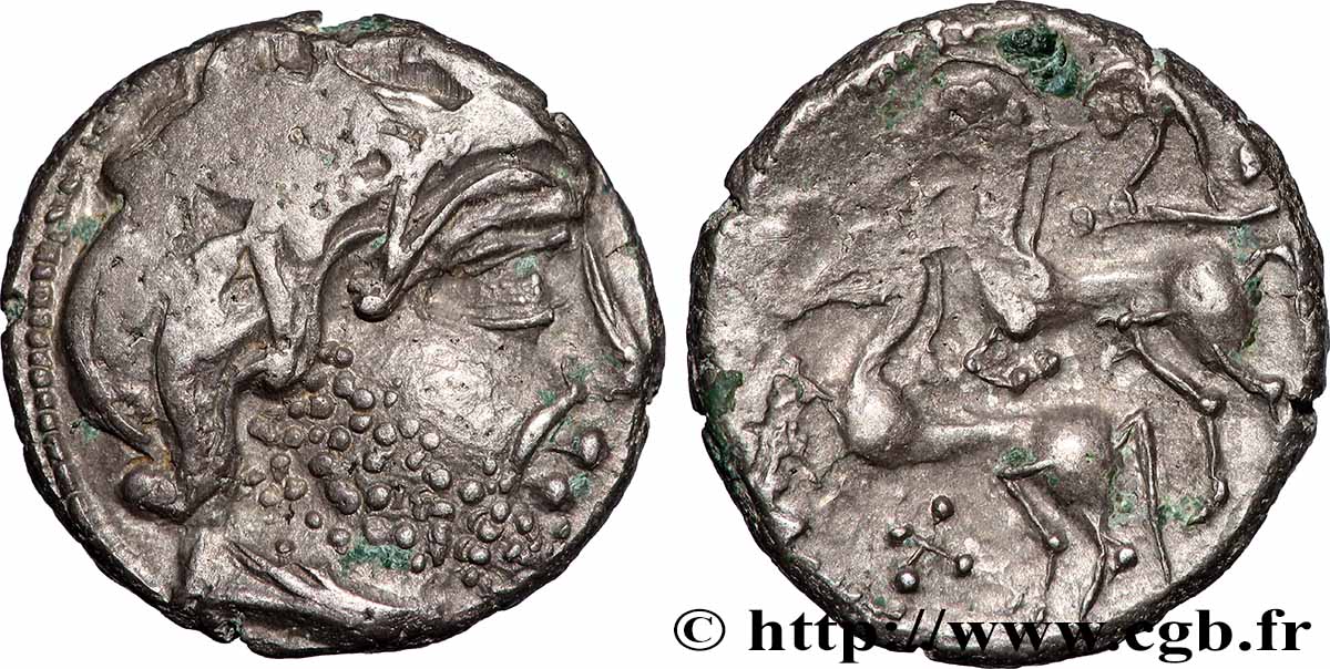 PICTONS / BITURIGES / CARNUTES - CENTRE-OUEST, Incertaines Drachme aux deux chevaux, tête barbue, série C TTB+