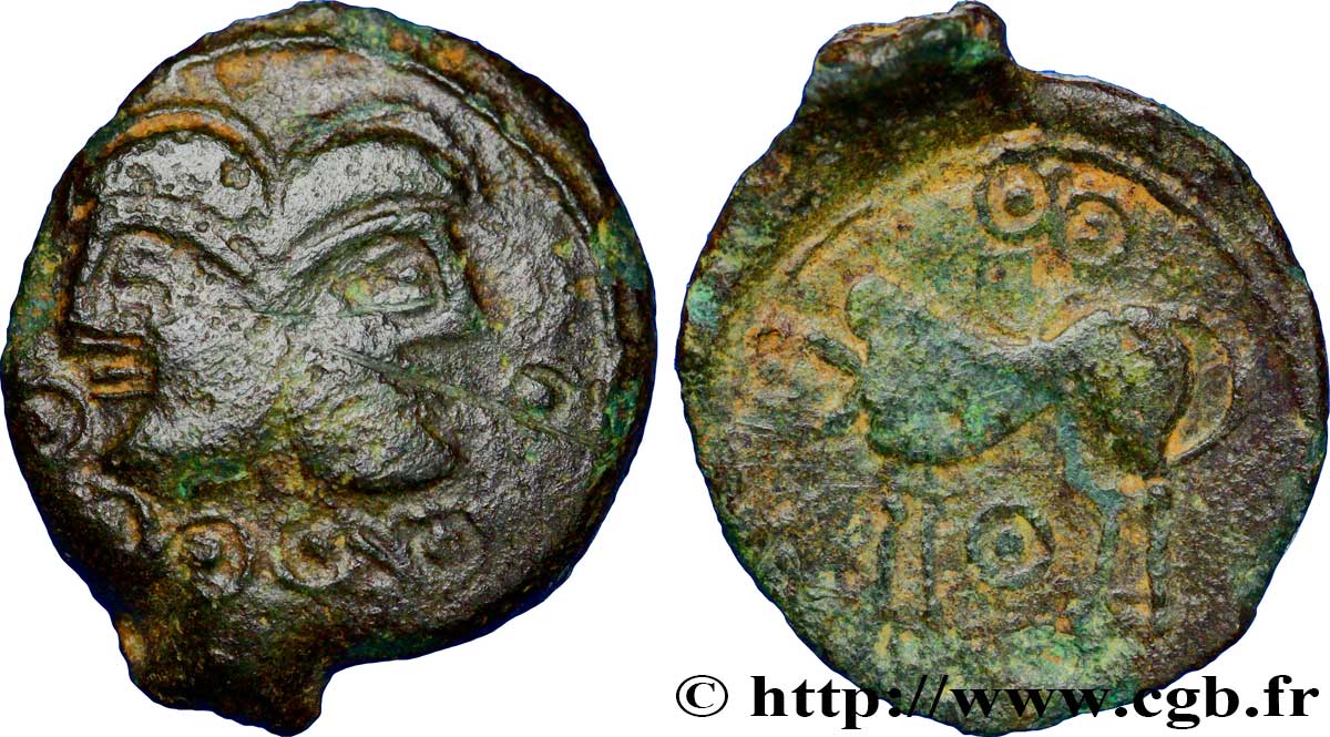 GALLIA BELGICA - SUESSIONES (Región de Soissons) Bronze à la tête janiforme, classe II aux annelets pointés MBC