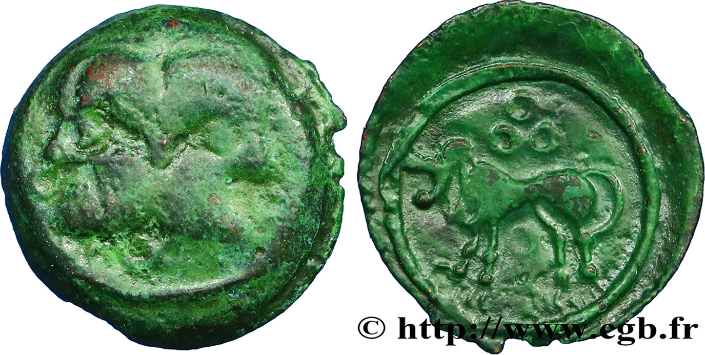 SUESSIONS (région de Soissons) Bronze à la tête janiforme, classe II aux annelets pointés TB/TTB+