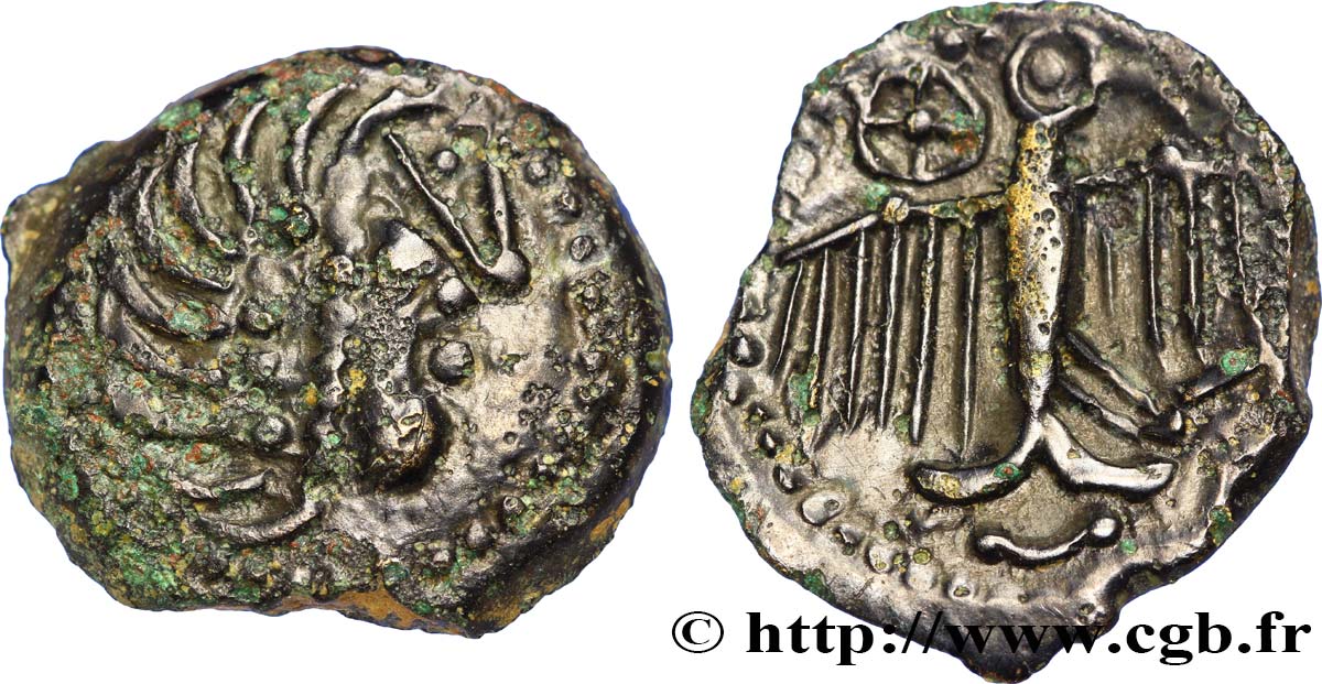 GALLIA - CARNUTES (Beauce area) Bronze à l’aigle et à la rouelle, tête à droite XF/AU