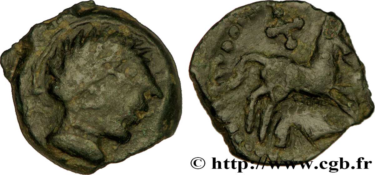 CARNUTES (Région de la Beauce) Bronze au cheval et au sanglier, tête à droite TB+/TTB