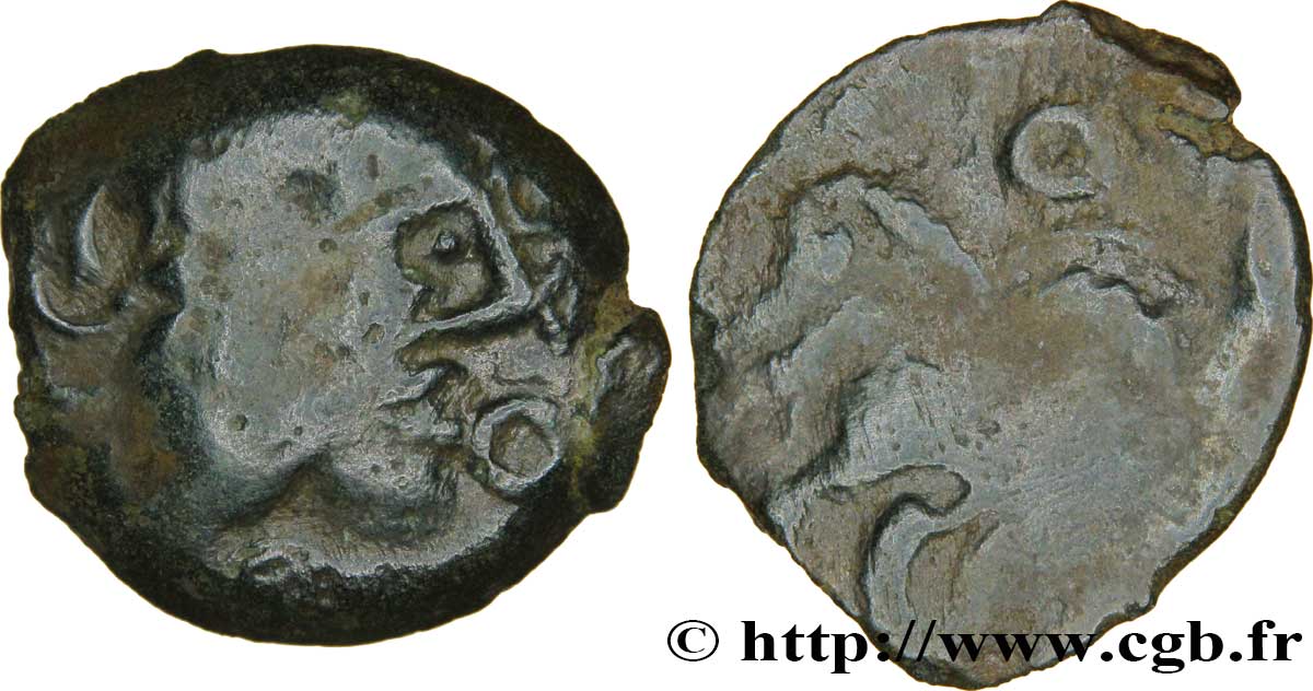GALLIA - BELGICA - REGIÓN PARISIANA Bronze à la tête casquée et au cheval BC