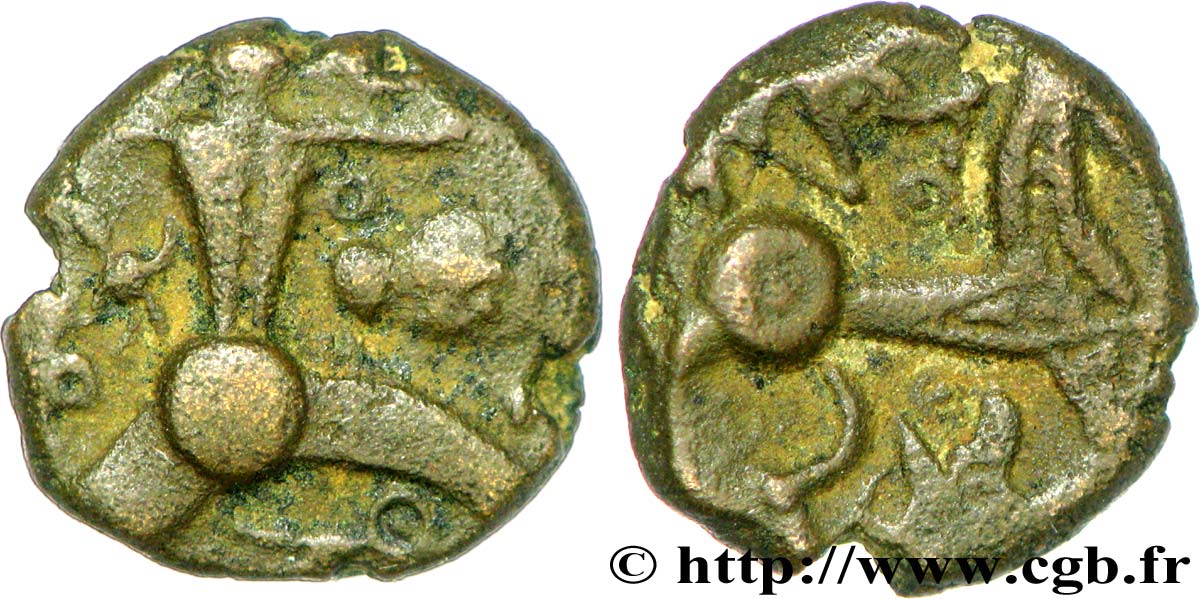 BELLOVAQUES (Région de Beauvais) Bronze au personnage courant, aux sangliers et à la tête coupée TTB+