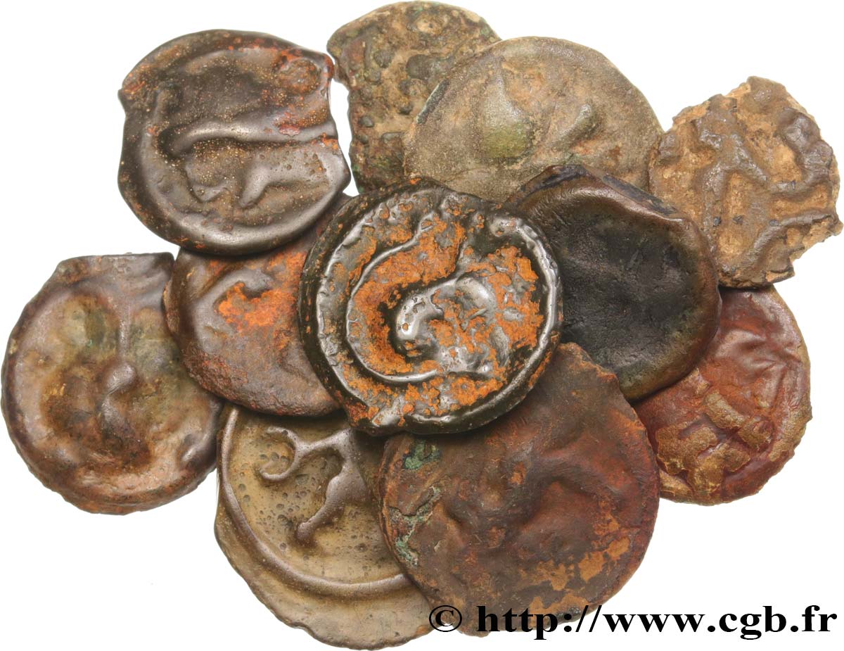 GALLO-BELGIAN - CELTICA Lot de dix potins et un bronze lotto
