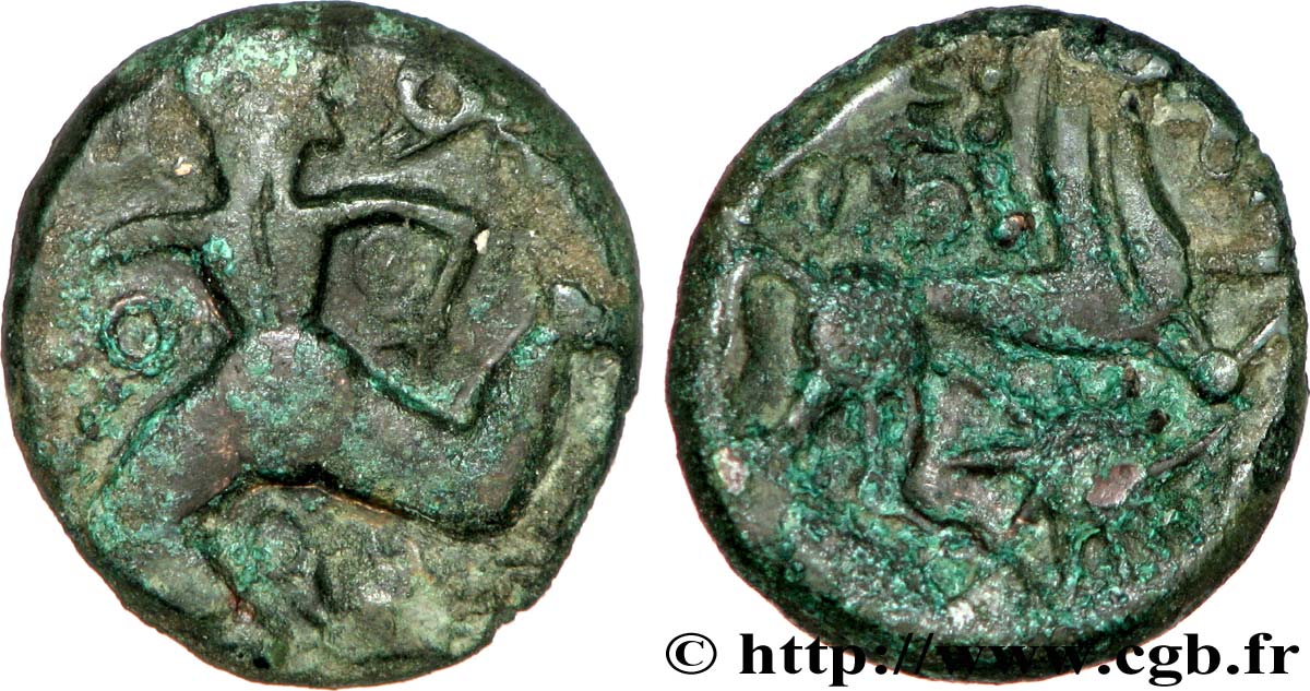 GALLIA BELGICA - BELLOVACI (Area of Beauvais) Bronze au personnage courant, aux deux astres XF/AU