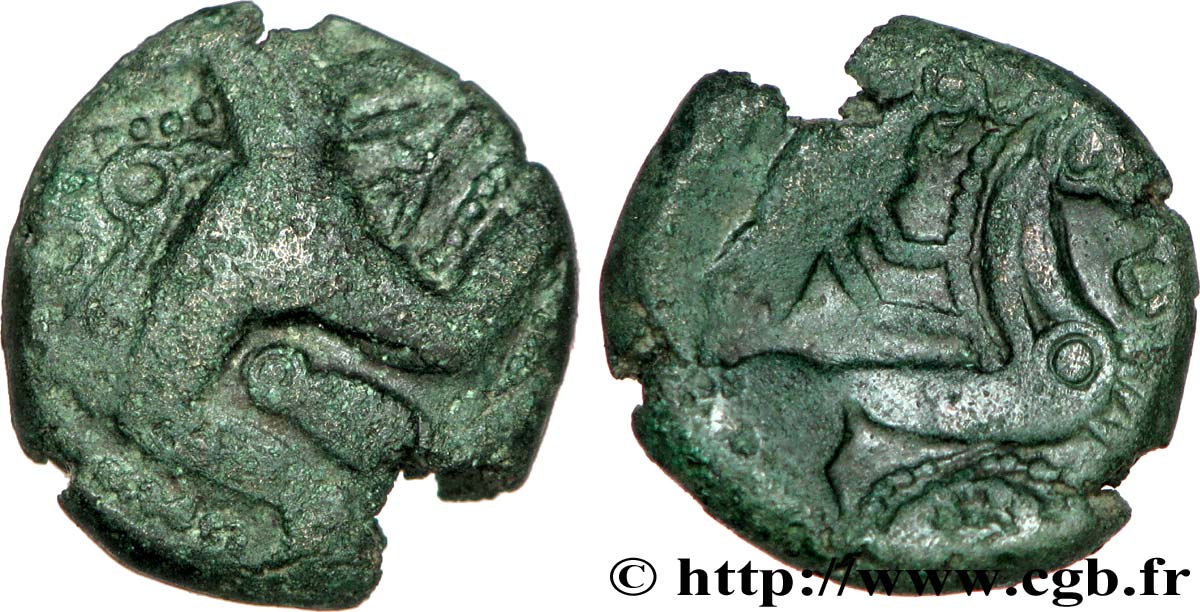 BELLOVAQUES (Région de Beauvais) Bronze au personnage courant, à l’oiseau et à la rouelle TB/TTB