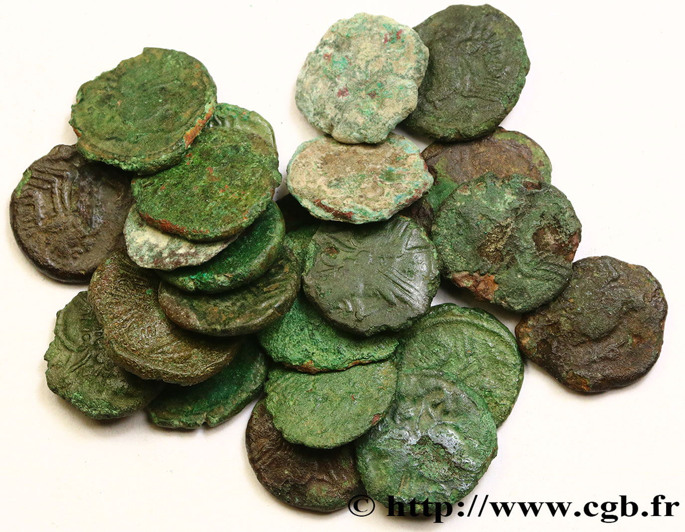 GALLIA - BELGICA - BELLOVACI (Regione di Beauvais) Lot de 23 bronzes au coq, “type de Bracquemont” lotto