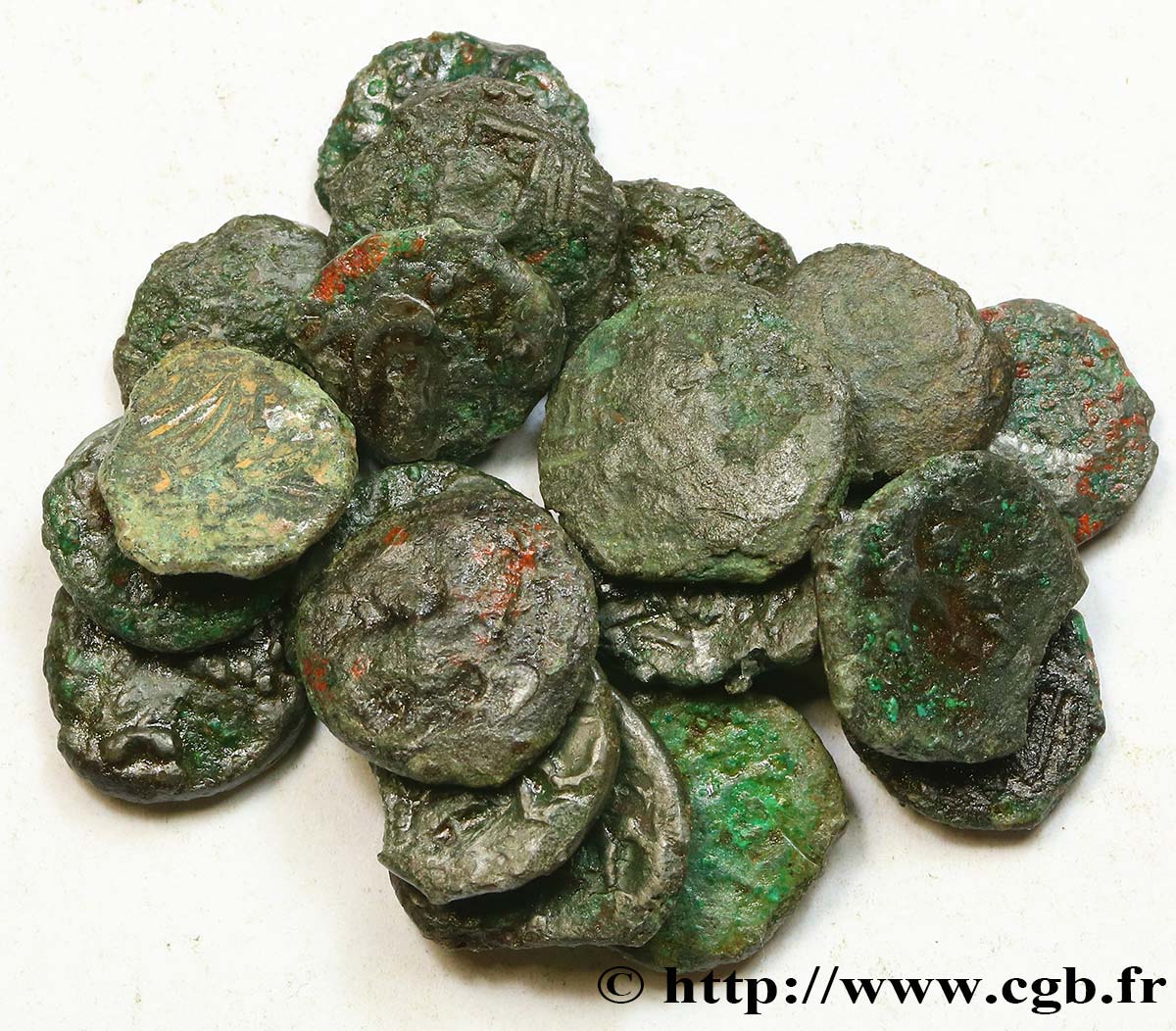 GALLO-BELGIEN - KELTIC Lot de 20 bronzes variés sur flans courts et rognés lot