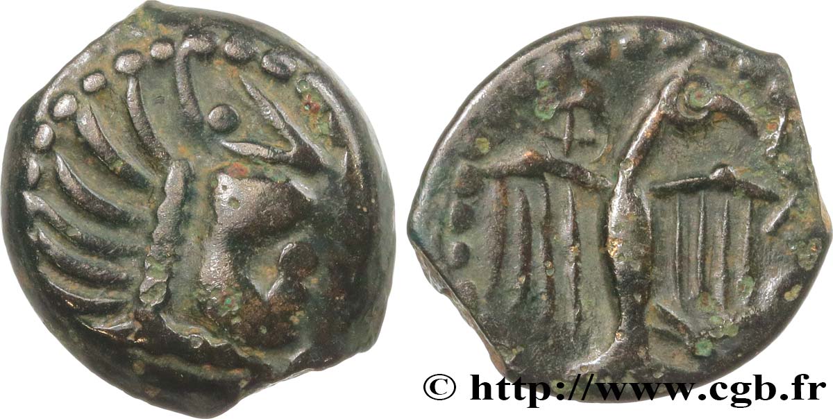 CARNUTES (Région de la Beauce) Bronze à l’aigle et à la rouelle, tête à droite TTB
