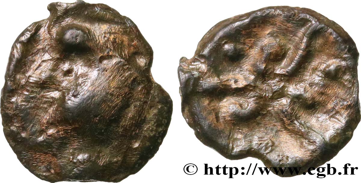 GALLIA BELGICA - SUESSIONES (Región de Soissons) Potin aux trois volutes, “type de Pommiers” à la tête chauve BC/MBC