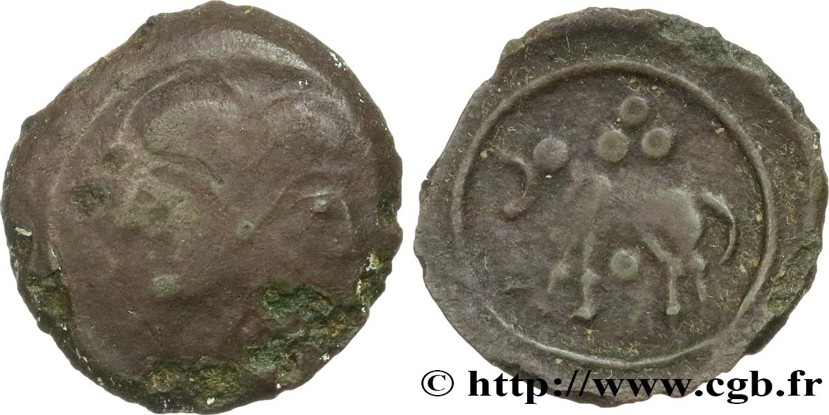 GALLIA BELGICA - SUESSIONES (Regione de Soissons) Bronze à la tête janiforme, classe II aux annelets pointés MB/q.BB