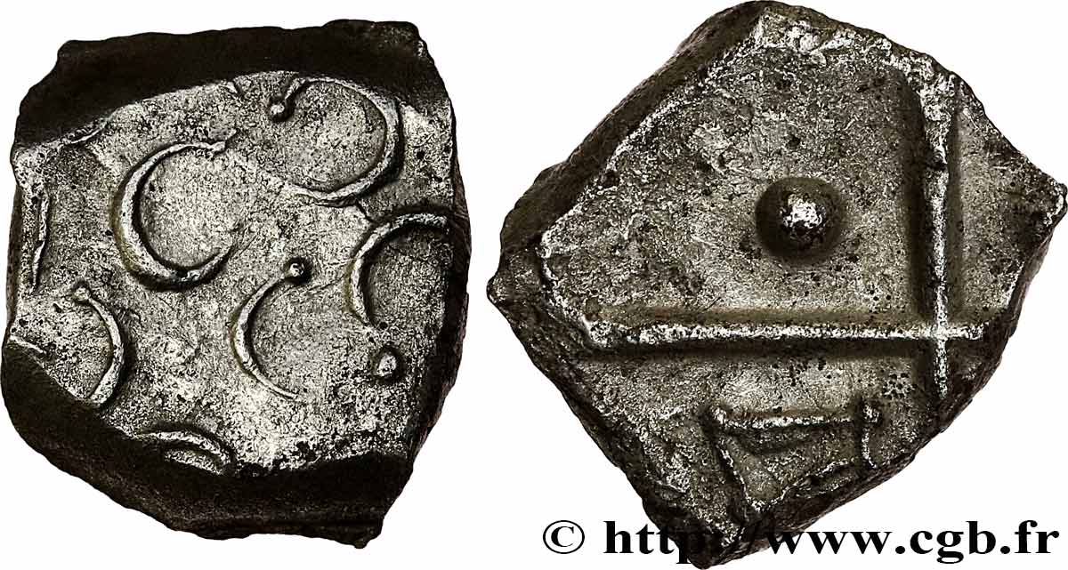 GALLIA - SOUTH WESTERN GAUL - CADURCI (Area of Cahors) Drachme assimilée “à la tête triangulaire”, S. 390 XF