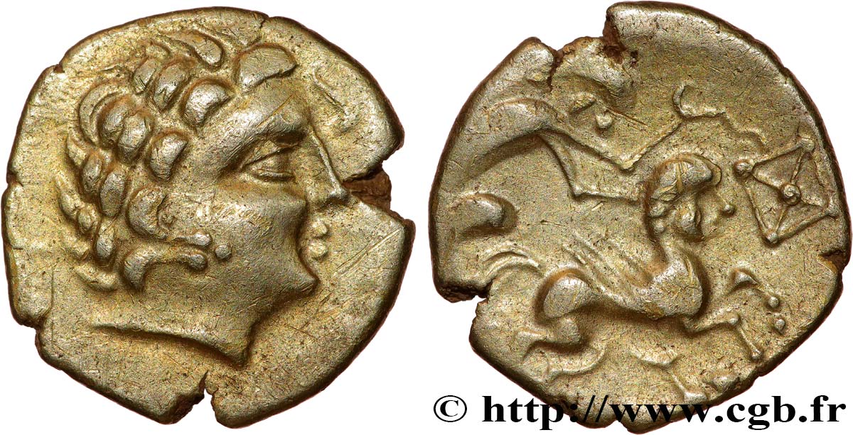 GALLIA - AULERCI CENOMANI (Regione di Mans) Statère d or au cheval androcéphale et au personnage allongé, aux deux armes q.SPL/BB