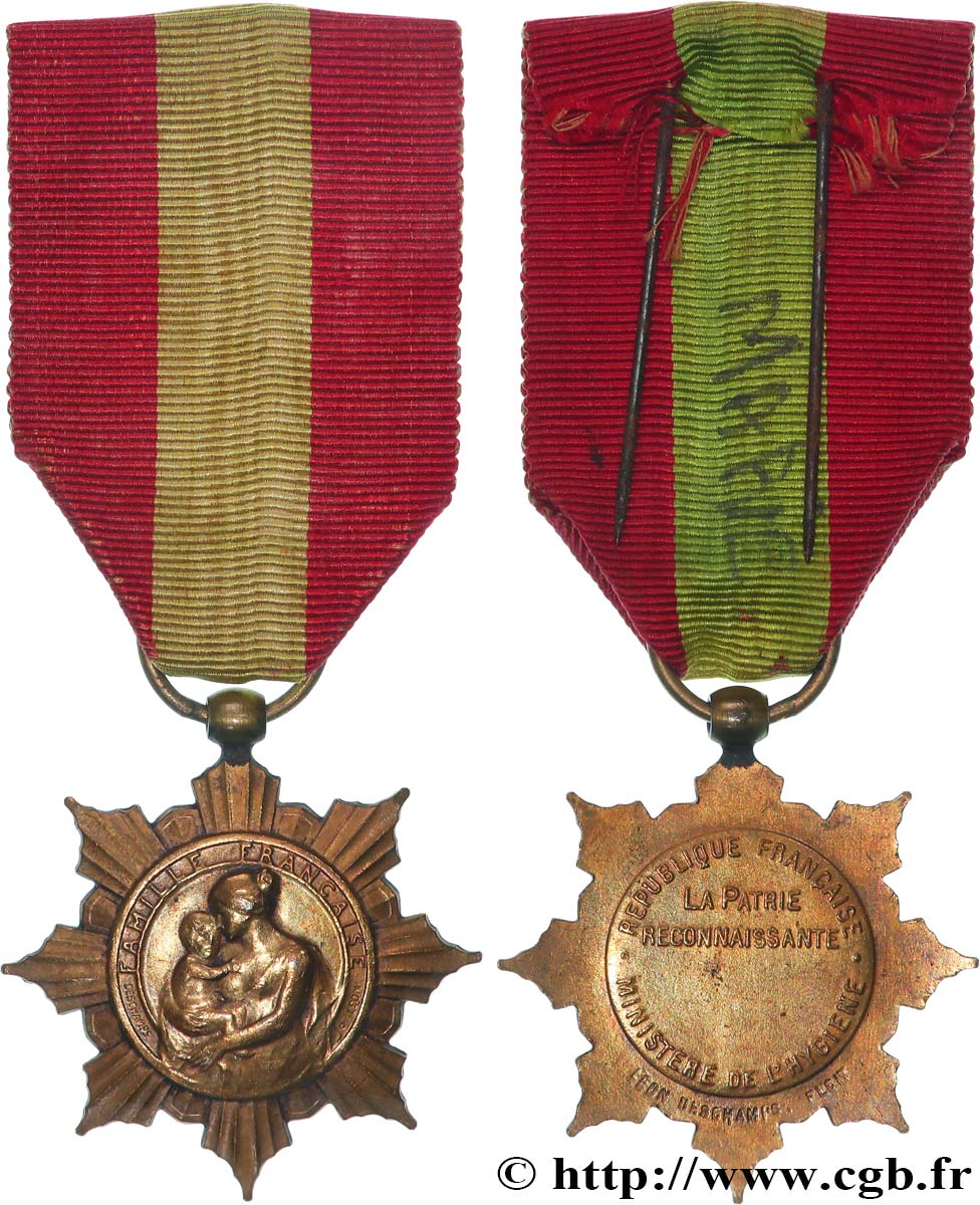 TROISIÈME RÉPUBLIQUE Médaille, Famille Française, Ministère de la santé publique et de la population TTB
