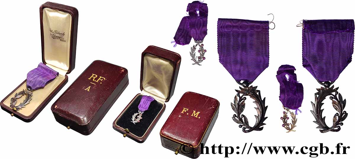 TROISIÈME RÉPUBLIQUE Ordre des Palmes académiques, Officier, avec sa miniature TTB+/SUP