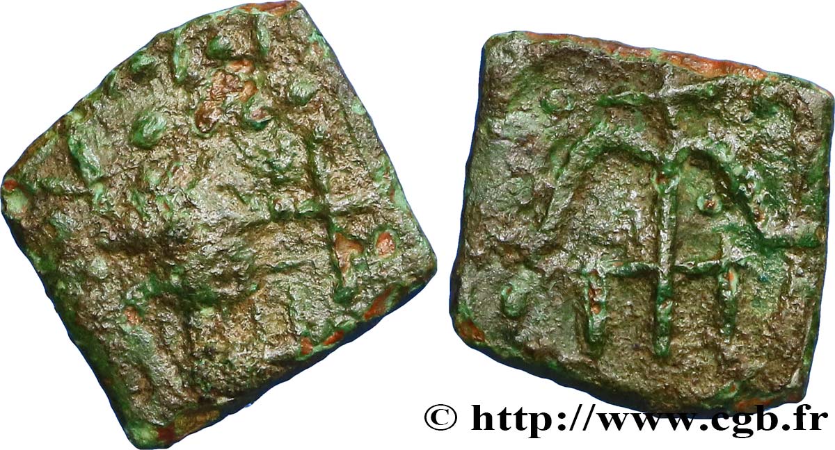 MEROVINGIAN COINS - indeterminate MINT Bronze à la croix ancrée VF/VF