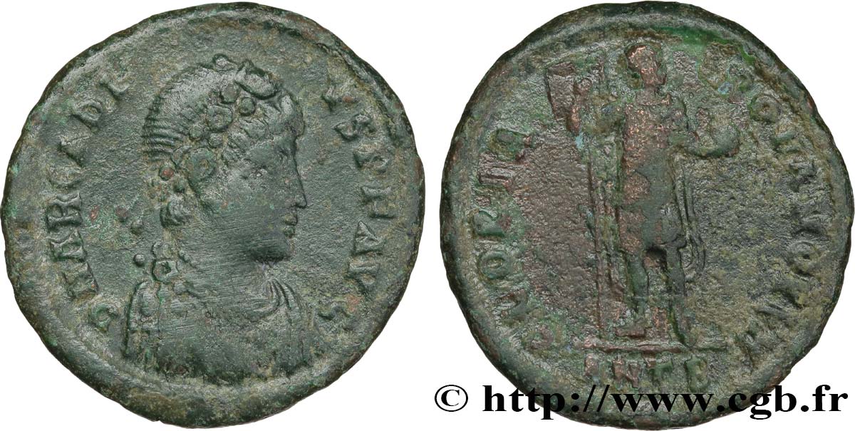 ARCADIUS Maiorina pecunia, (MB, Æ 2) fSS