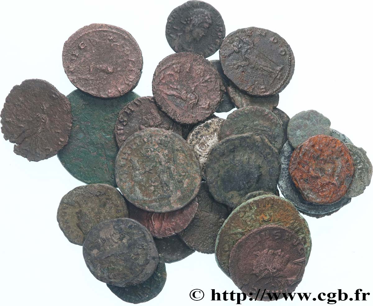 LOTS Lot de 30 monnaies romaines