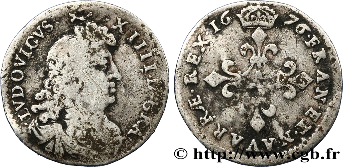 LOUIS XIV LE GRAND OU LE ROI SOLEIL Quatre sols à la croix formée de lis 1676 Paris TB