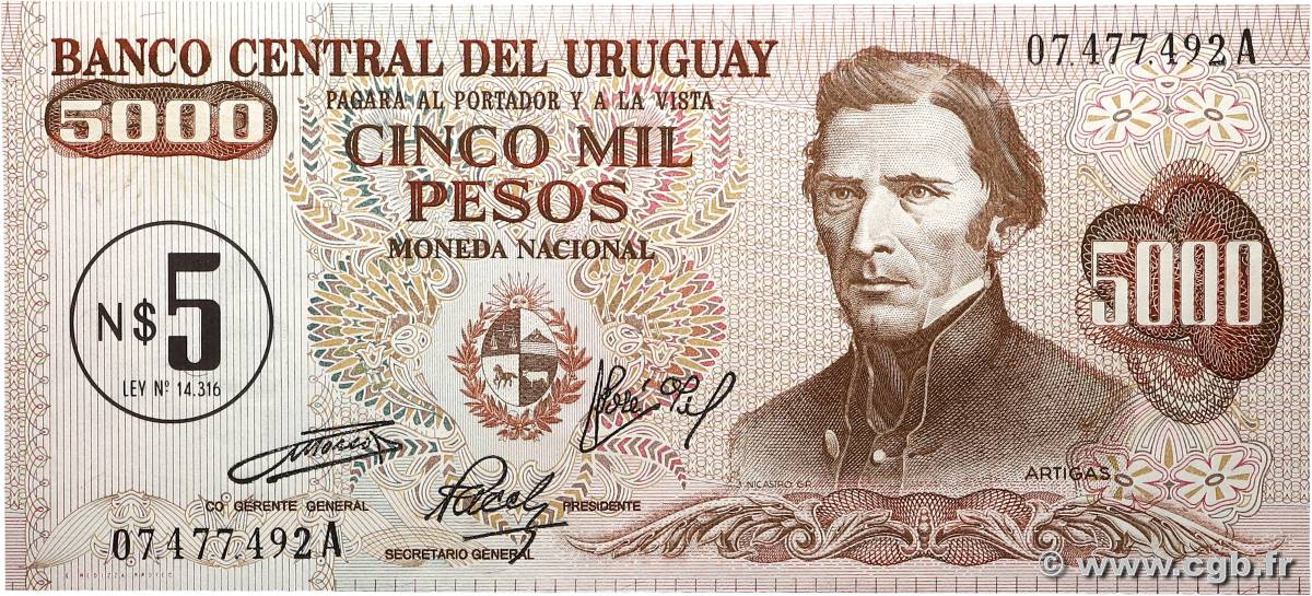 5 Nuevos Pesos sur 5000 Pesos URUGUAY  1975 P.057 NEUF