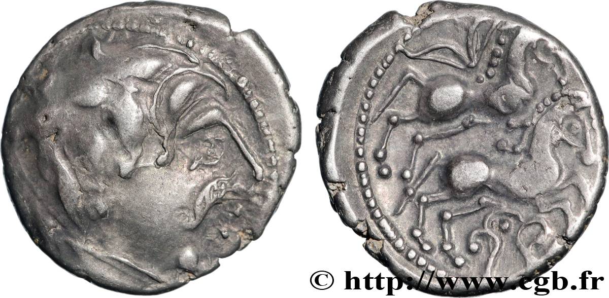 PICTONS / BITURIGES / CARNUTES - CENTRE-OUEST, Incertaines Drachme aux deux chevaux, tête moustachue, série A2 TTB+/SUP