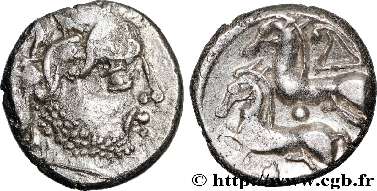 PICTONS / BITURIGES / CARNUTES - CENTRE-OUEST, Incertaines Drachme aux deux chevaux, tête barbue, série C SUP