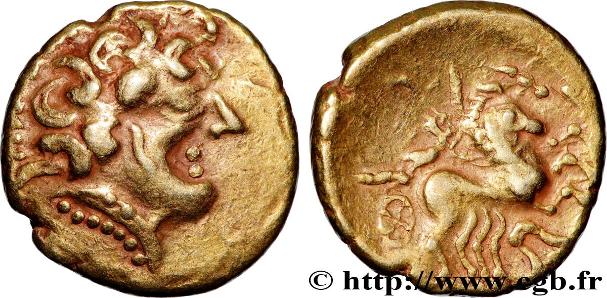 CARNUTES (Région de la Beauce) Statère d’électrum à la joue ornée et à la lyre, stylisé TTB+