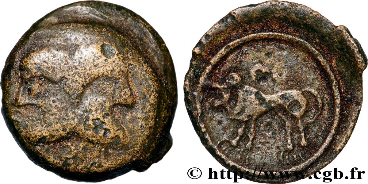 SUESSIONS (région de Soissons) Bronze à la tête janiforme, classe II aux annelets pointés TB+