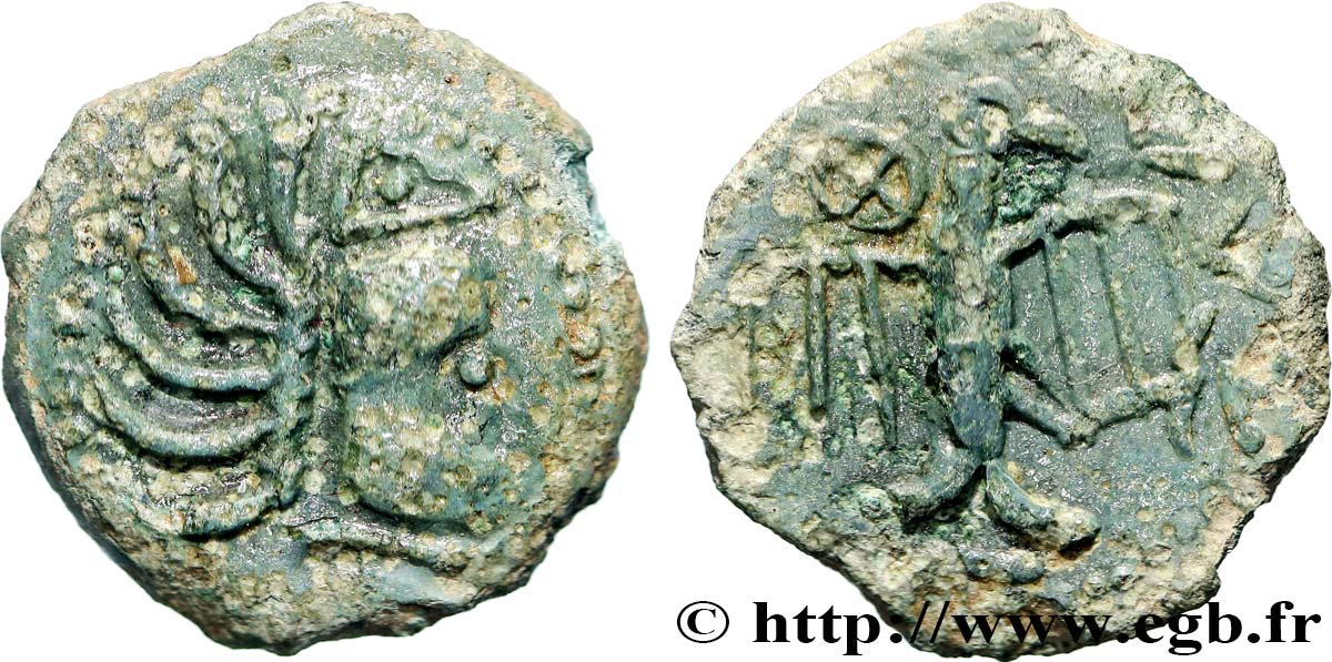 CARNUTES (Région de la Beauce) Bronze à l’aigle et à la rouelle, tête à droite TTB