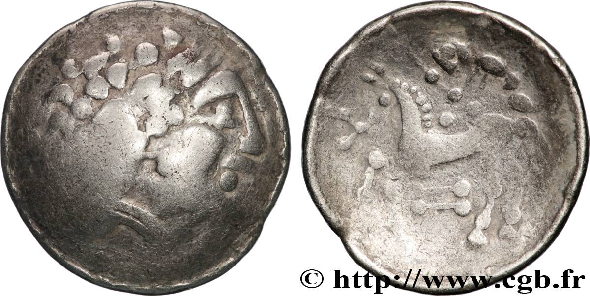 SÉQUANES - HELVÈTES, Incertaines (Suisse actuelle) Statère d’or pâle aux lignes parallèles TB+