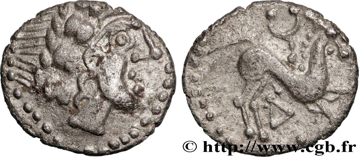 SANTONS / CENTRE-OUEST, Incertaines Drachme à la couronne en chevrons TTB