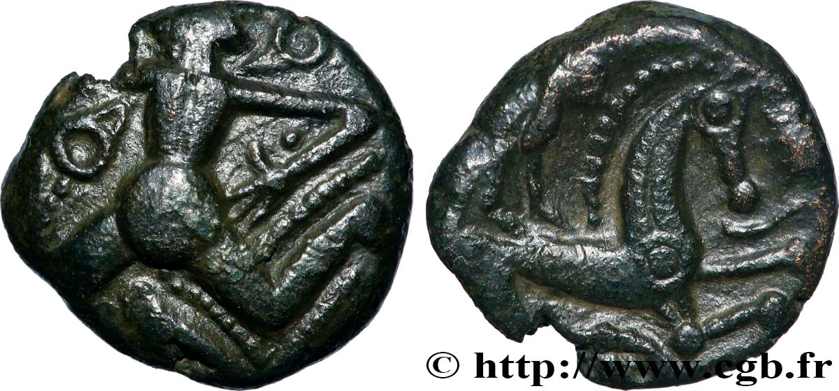 BELLOVAQUES (Région de Beauvais) Bronze au personnage courant, à l’oiseau et à la rouelle TTB+