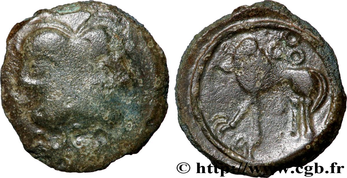 GALLIA BELGICA - SUESSIONES (Regione de Soissons) Bronze à la tête janiforme, classe II aux annelets pointés MB/BB