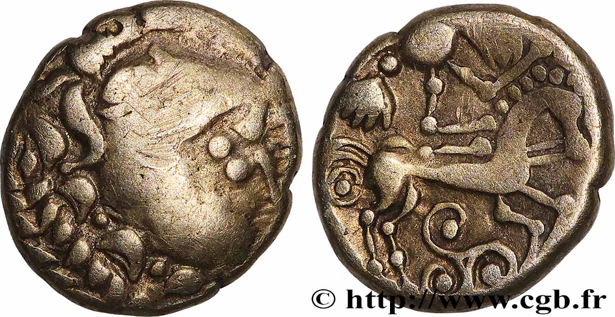 ÉDUENS (BIBRACTE, région du Mont-Beuvray) Quart de statère en électrum au triskèle, type de Beaune TTB+