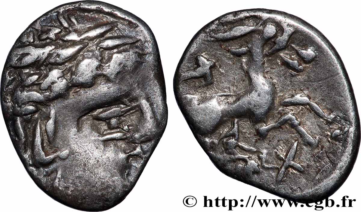 GALLIA - ALLOBROGES (Area of the Dauphiny) Denier au cervidé et à la croix, tête à droite AU