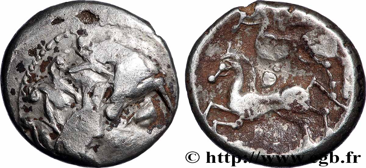 PICTONS / BITURIGES / CARNUTES - CENTRE-OUEST, Incertaines Drachme aux deux chevaux, série C TTB