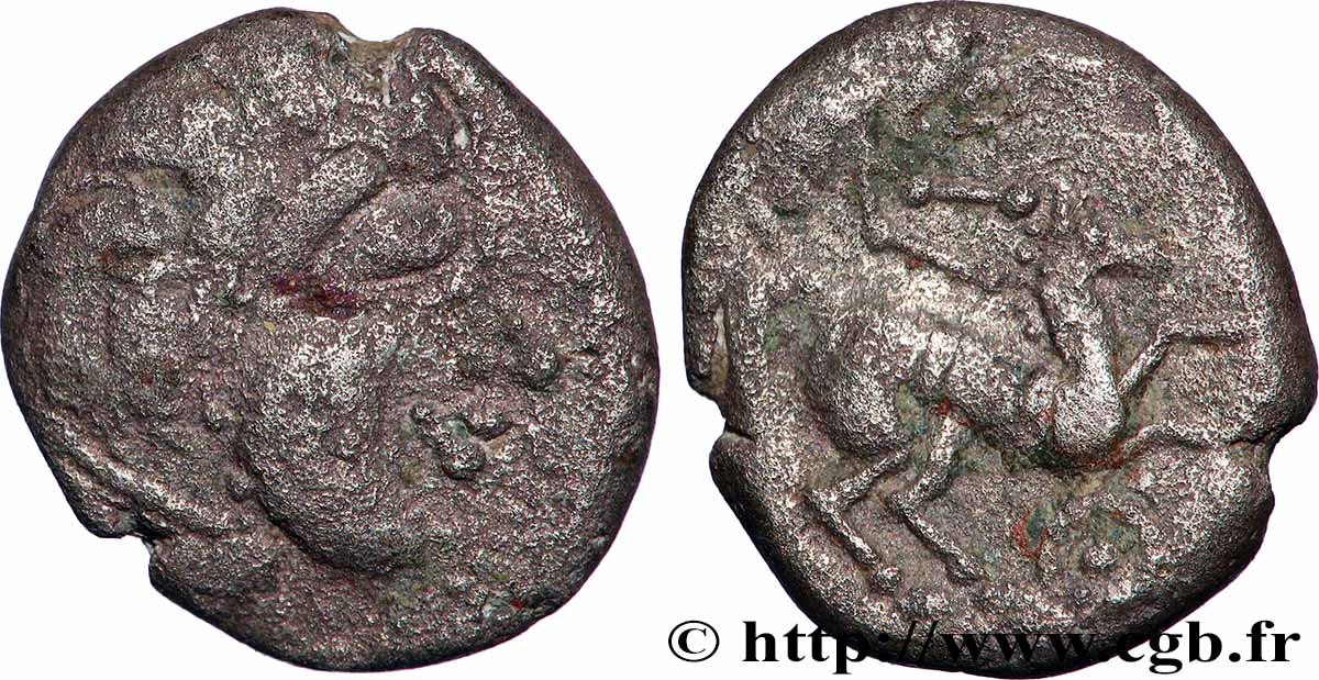 SANTONS / CENTRE-OUEST, Incertaines Drachme aux mèches aquitaniques, à droite TB+/TTB