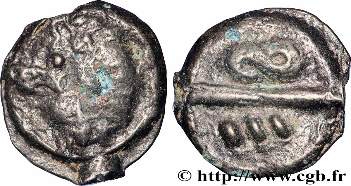 BELLOVAQUES (Région de Beauvais) Potin aux chevrons, tête stylisée et chevelue TB+/TTB+