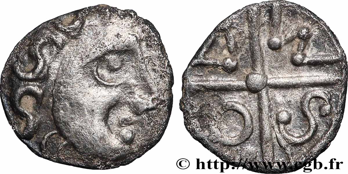 GALLIA BELGICA SEQUANI (Regione di Besançon) Obole à la croix, MASO tête à droite, type du coin d’Arbois q.SPL