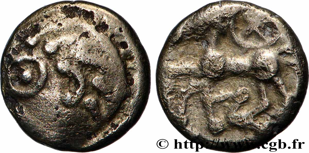 LEMOVICES / BITURIGES, UNSPECIFIED Quart de statère à la rouelle et au triangle BB