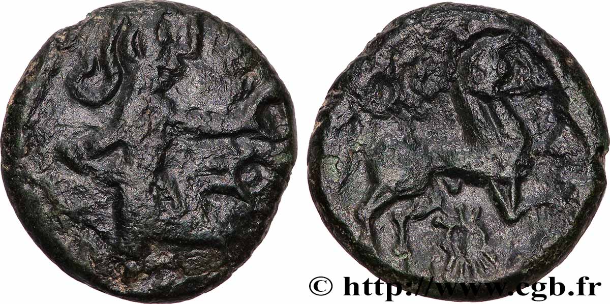 BELLOVAQUES (Région de Beauvais) Bronze au personnage courant, aux deux astres TTB/TTB+