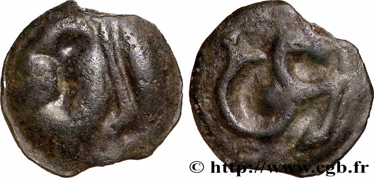 ÉDUENS (BIBRACTE, région du Mont-Beuvray) Potin à l’hippocampe, tête casquée TTB