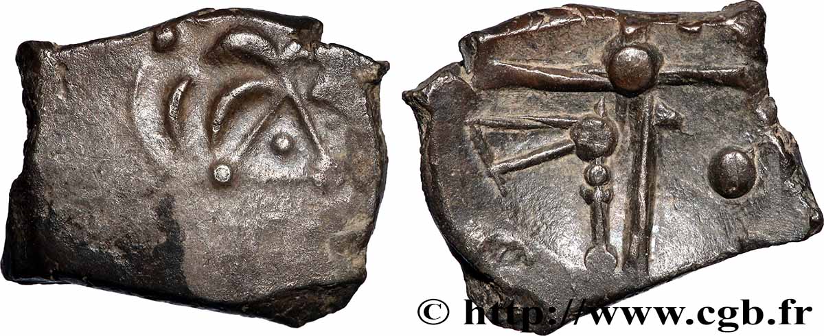CADURQUES (région de Cahors) Drachme “à la tête triangulaire”, S. 120 TTB/TTB+